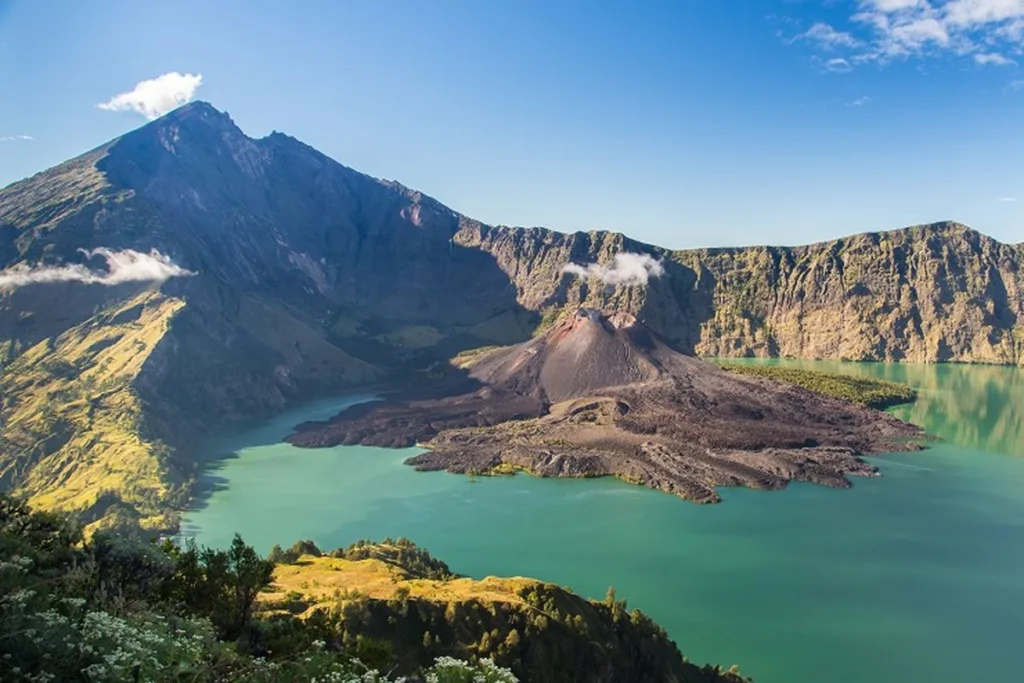 15 Tempat Wisata Terindah di Dunia yang Wajib Masuk Daftar Liburan Anda